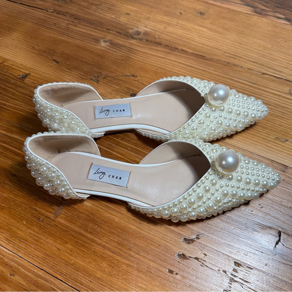 Elegant Pearl-Embellished Cream Flats - Picture 5 of 15